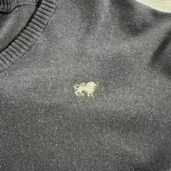 Old Navy V Neck Sweater - Picture 2 of 4